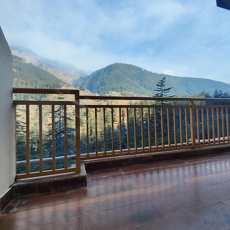 The Woodpecker Inn & Cafe, Jibhi Exterior foto